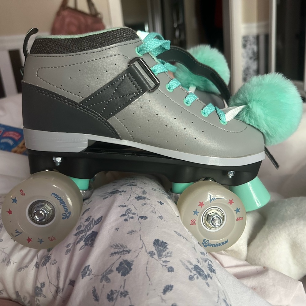 New roller derby roller skates